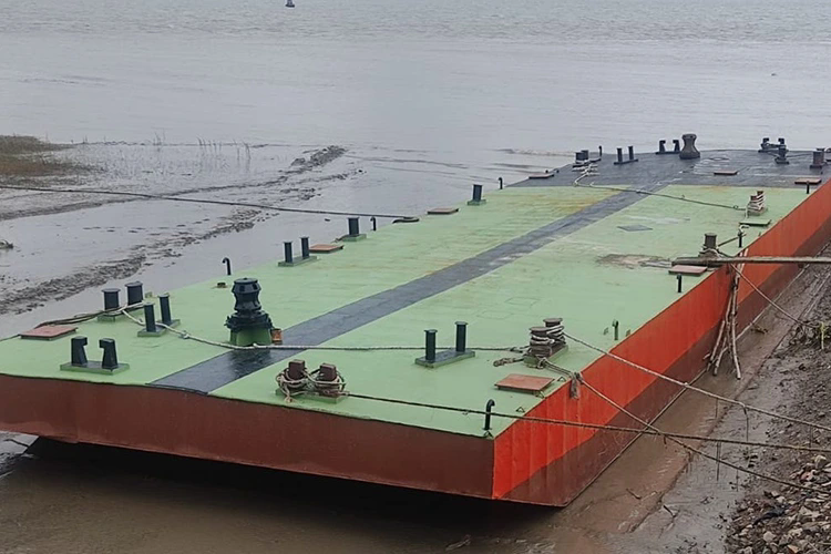 Pontoon Barge