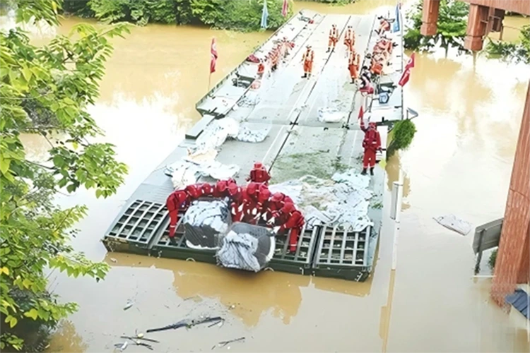 Schnell verlegte Brücke
