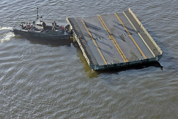Schnell verlegte Brücke